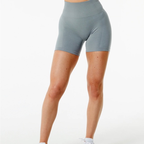 NWT Amplify Short 4.5” - Utility Gray - Picture 2 of 6